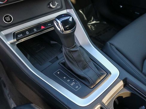 Used 2025 Audi Q3 2.0T Premium image 28