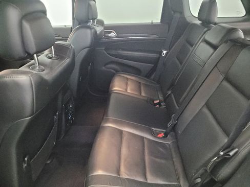 Used 2017 Jeep Grand Cherokee Limited image 18