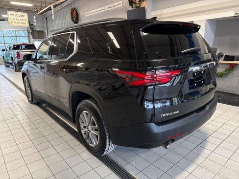 Used 2023 Chevrolet Traverse LT image 5