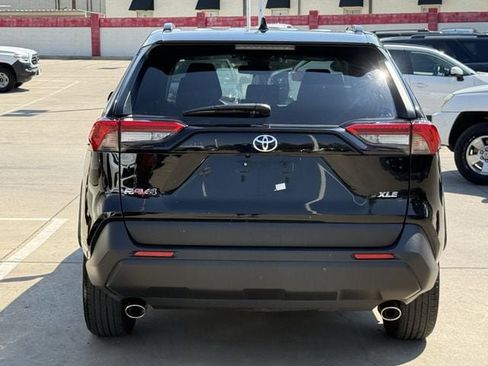 Used 2025 Toyota RAV4 XLE FWD image 5