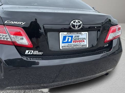 Used 2011 Toyota Camry LE FWD image 27