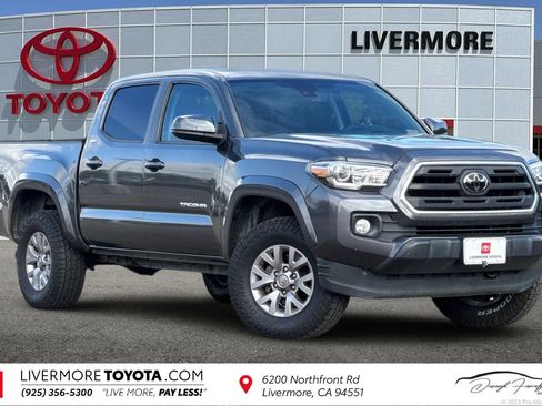 Used 2018 Toyota Tacoma SR5 RWD image 1
