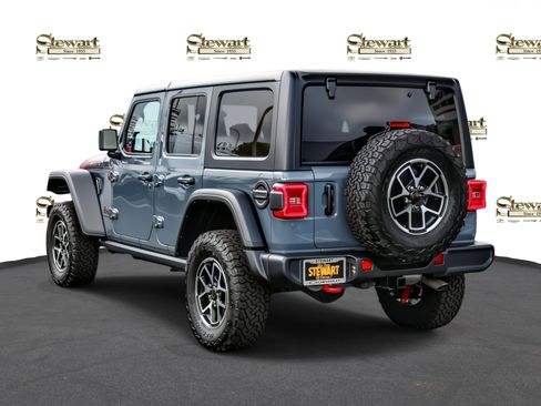 Used 2024 Jeep Wrangler Unlimited Rubicon image 14