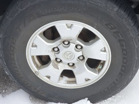 Used 2012 Toyota Tacoma PreRunner image 5