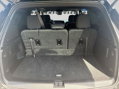 Used 2025 Chevrolet Traverse LT AWD/4WD image 10