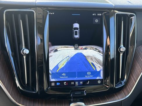 Used 2023 Volvo XC60 B5 Plus w/ Climate Package image 18