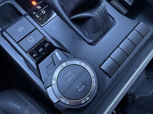 Certified 2024 Toyota Tacoma SR5 image 28