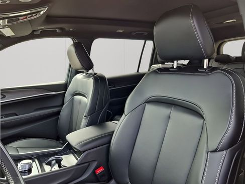 New 2026 Jeep Grand Cherokee L Limited RWD image 32