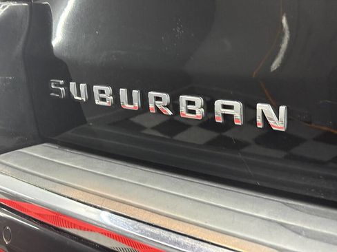 Used 2018 Chevrolet Suburban Premier RWD image 31