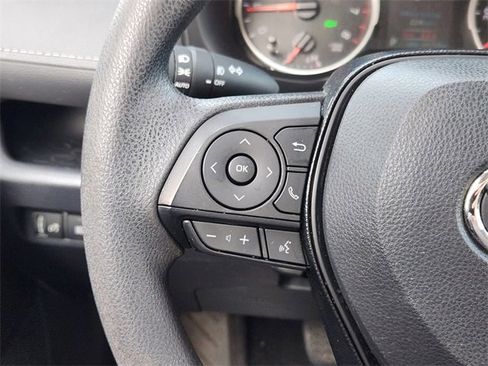 Used 2021 Toyota RAV4 XLE image 27