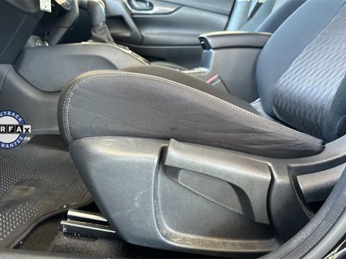 Used 2020 Nissan Rogue S image 18