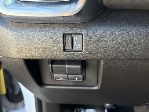 Used 2025 GMC Canyon Elevation RWD image 17