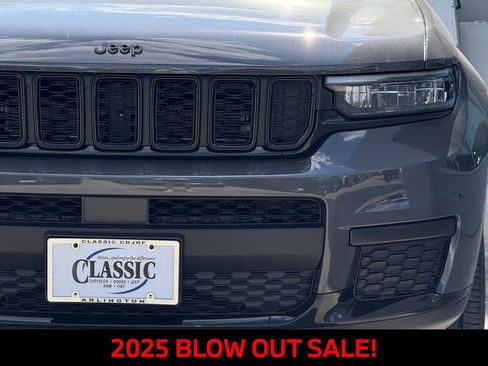 New 2025 Jeep Grand Cherokee L Altitude image 8