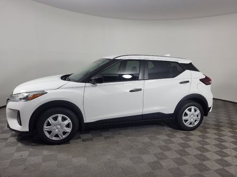 Used 2024 Nissan Kicks S FWD image 2