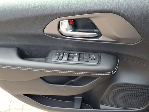 New 2026 Chrysler Voyager LX image 15