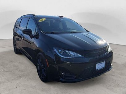 Used 2019 Chrysler Pacifica Limited w/ Advanced Safetytec Group