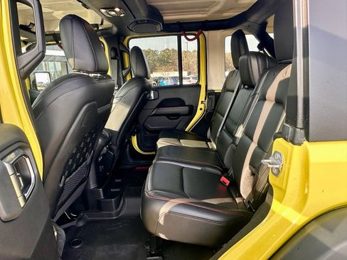 Used 2023 Jeep Wrangler Unlimited Rubicon w/ LED Lighting Group image 23