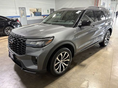 New 2026 Ford Explorer ST-Line image 4