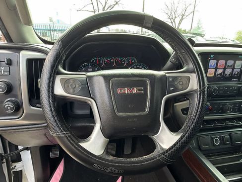 Used 2017 GMC Sierra 2500 SLT w/ Suspension Package, Off-Road image 15