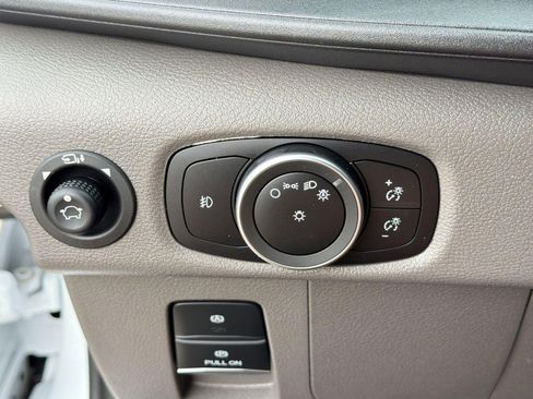 Used 2024 Ford Transit 350 XLT image 18