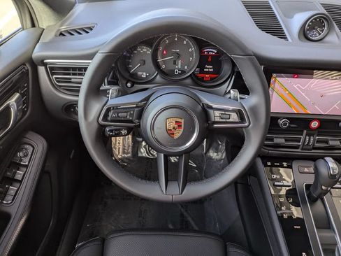 Certified 2026 Porsche Macan AWD/4WD image 16