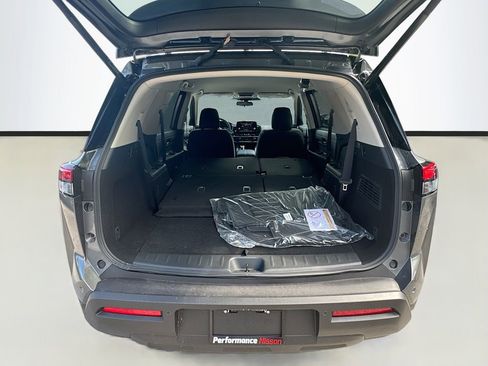 New 2025 Nissan Pathfinder SV image 28