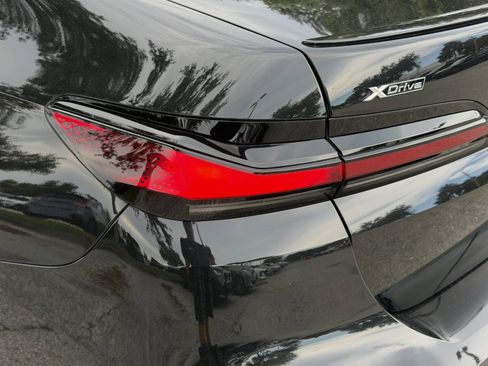 Certified 2024 BMW 760i xDrive AWD/4WD image 10