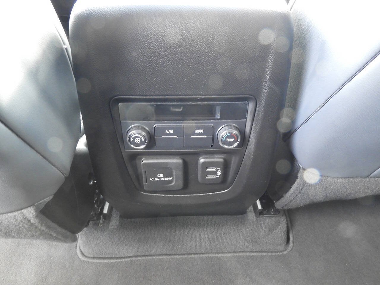 Used 2022 Buick Enclave Essence w/ Experience Buick Package FWD image 23