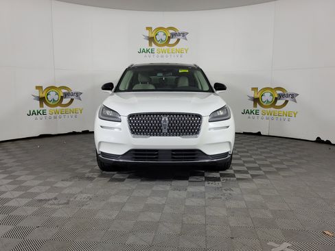 Used 2022 Lincoln Corsair AWD w/ Premium Package image 2