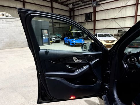 Used 2018 Mercedes-Benz GLC 300 image 9