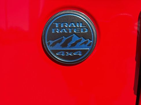 Used 2025 Jeep Wrangler Sahara AWD/4WD image 27