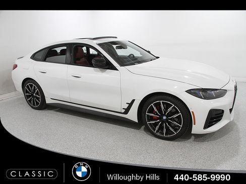 Certified 2025 BMW 430i xDrive w/ M Sport Package AWD/4WD image 1