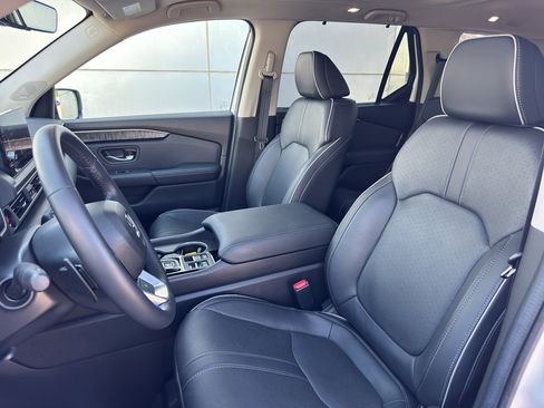 Used 2025 Honda Pilot Elite image 10