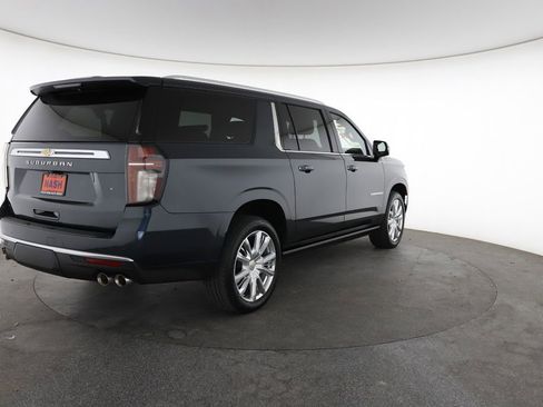 Used 2022 Chevrolet Suburban High Country AWD/4WD image 12