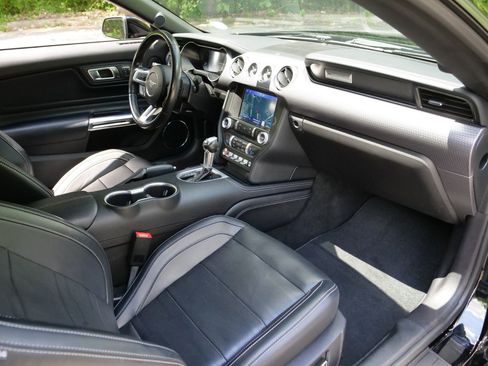 Used 2019 Ford Mustang GT Premium w/ GT Performance Package RWD image 24