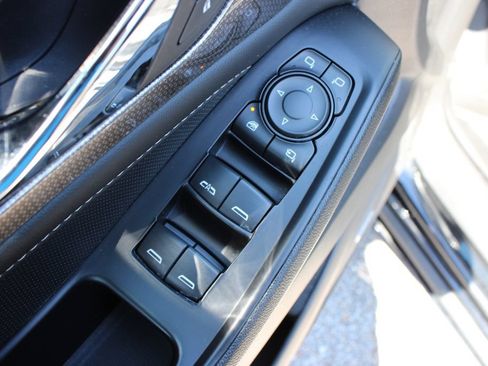 Used 2023 Chevrolet Traverse Premier w/ Redline Edition AWD/4WD image 19