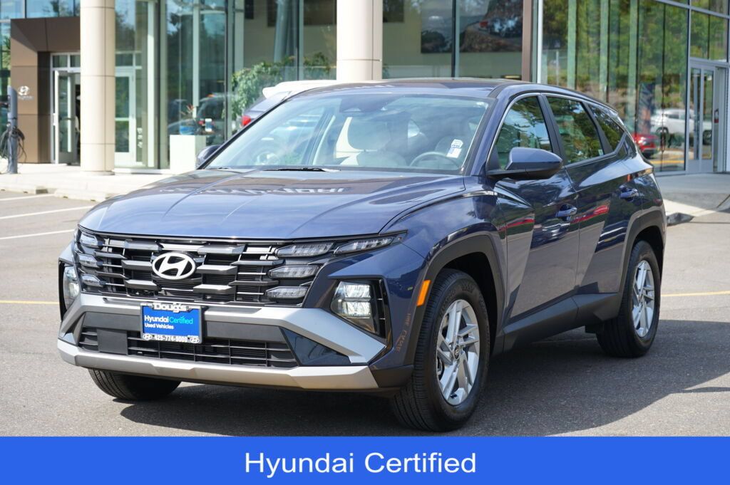 Certified 2025 Hyundai Tucson SE FWD image 1