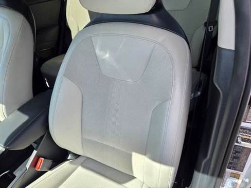 Used 2023 Kia Niro EX Touring FWD image 20