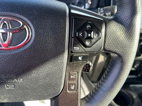 Used 2022 Toyota 4Runner TRD Off-Road Premium image 22