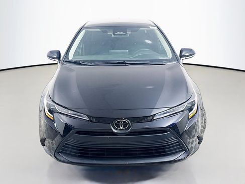 Used 2023 Toyota Corolla LE FWD image 2