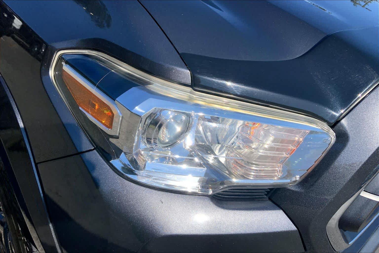 Used 2021 Toyota Tacoma SR5 RWD image 26
