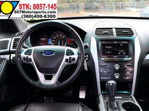 Used 2015 Ford Explorer XLT w/ Equipment Group 202B image 17