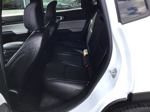 Certified 2026 Jeep Compass Limited AWD/4WD image 8