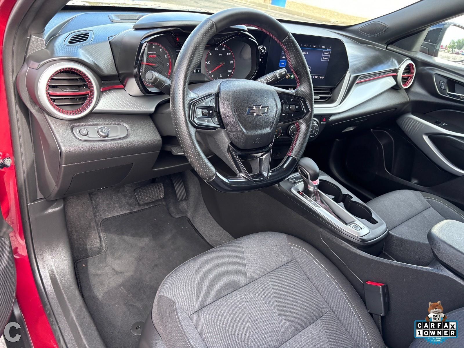Used 2025 Chevrolet Trax RS w/ Driver Confidence Package FWD image 15