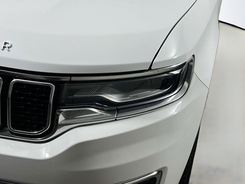 Used 2024 Jeep Wagoneer L Series II image 11