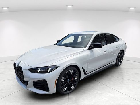 New 2026 BMW 440i xDrive w/ Premium Package AWD/4WD image 8