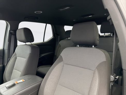Used 2023 Chevrolet Traverse LT image 10