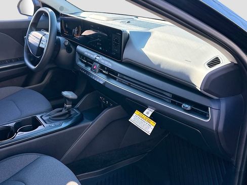 New 2025 Kia K4 LXS image 26