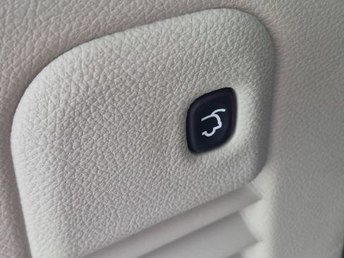 Used 2020 Jeep Grand Cherokee Limited AWD/4WD image 32