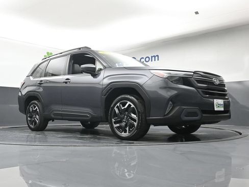 Used 2025 Subaru Forester Limited AWD/4WD image 28